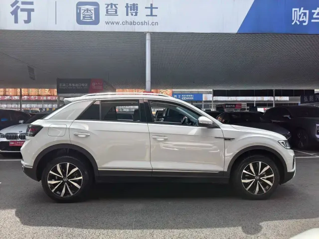 Volkswagen T-Roc — Фото автомобиля 5