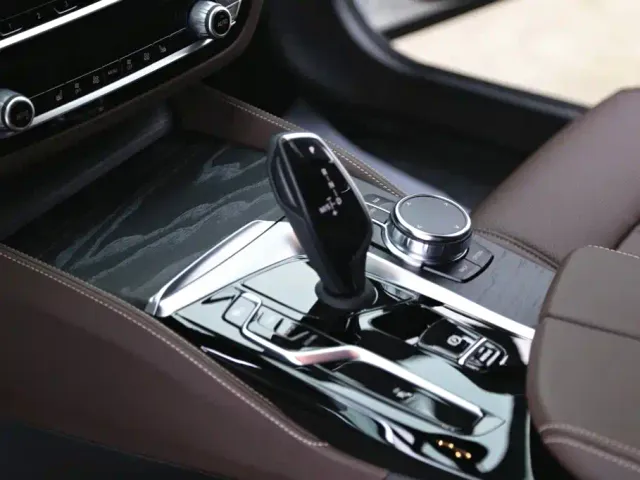 BMW 5 Series — Фото автомобиля 15