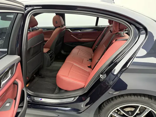 BMW 5 Series — Фото автомобиля 14