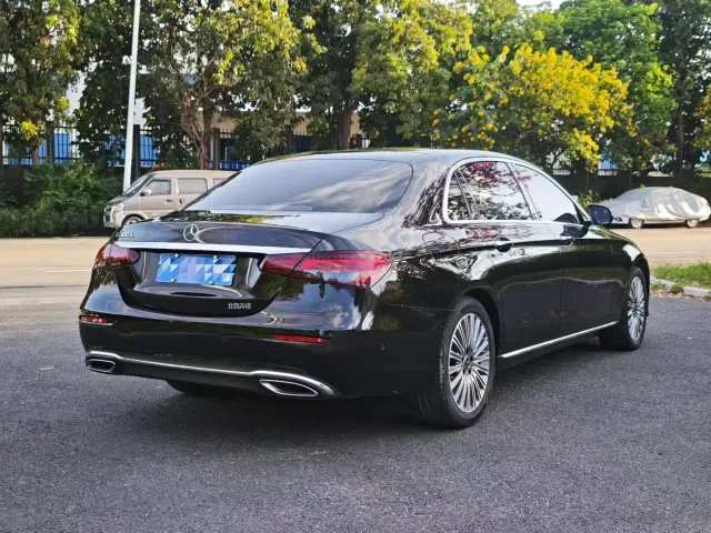 Mercedes-Benz E-Class — Фото автомобиля 9