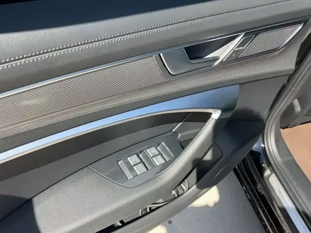 Audi A6L — Фото автомобиля 4