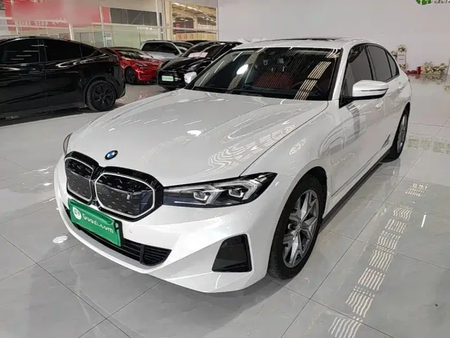 Фотография автомобиля — BMW i3
