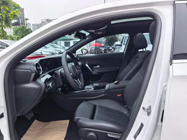Mercedes-Benz A-Class — Фото автомобиля 9
