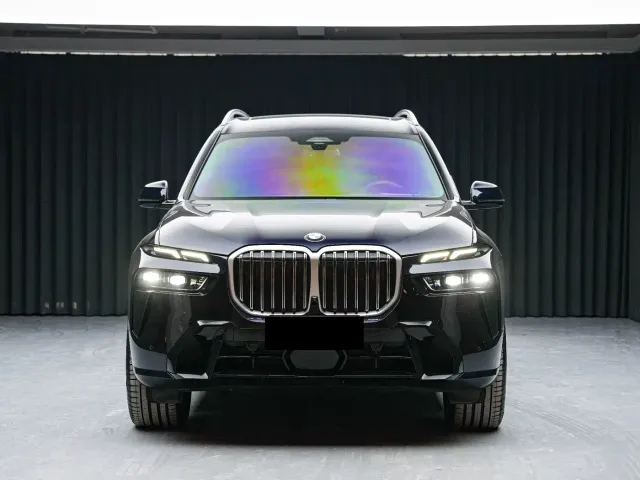 BMW X7 — Фото автомобиля 2