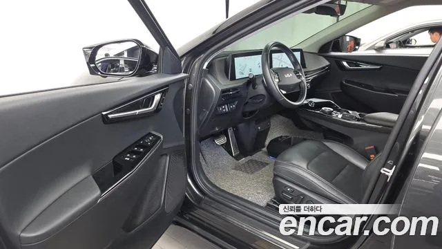 Kia EV6 — Фото автомобиля 10