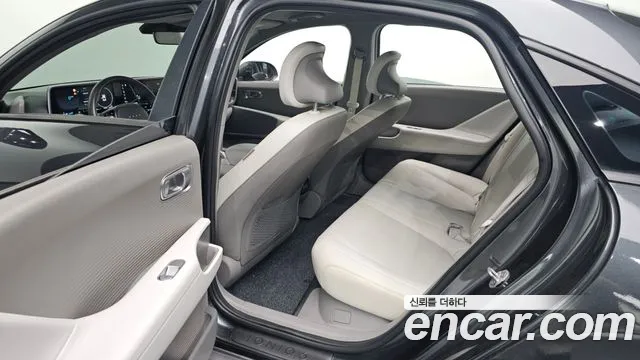 Hyundai Ioniq6 — Фото автомобиля 11