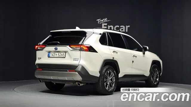 Toyota RAV4 — Фото автомобиля 2