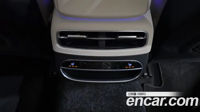 Genesis GV70 — Фото автомобиля 25