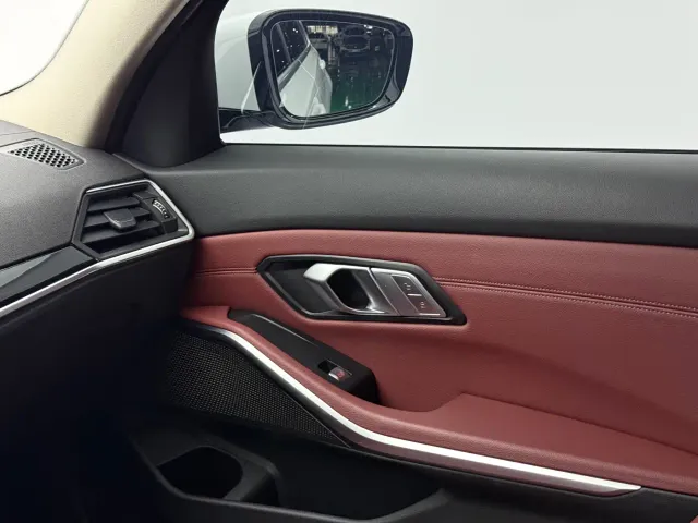 BMW 3 Series — Фото автомобиля 10