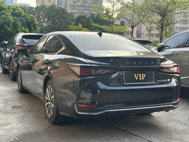 Lexus ES — Фото автомобиля 6