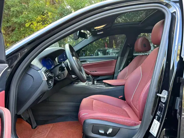 BMW 5 Series — Фото автомобиля 4