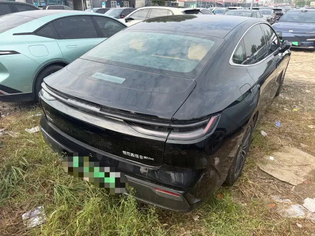 Geely Galaxy Xingyao 8 — Фото автомобиля 12