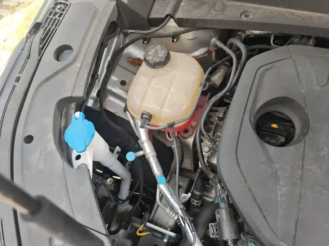 Geely Galaxy Starship 7 EM-i — Фото автомобиля 21