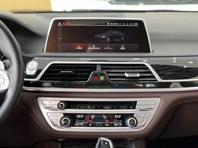 BMW 7 Series — Фото автомобиля 6