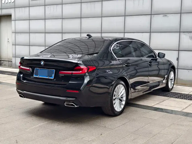 BMW 5 Series — Фото автомобиля 6