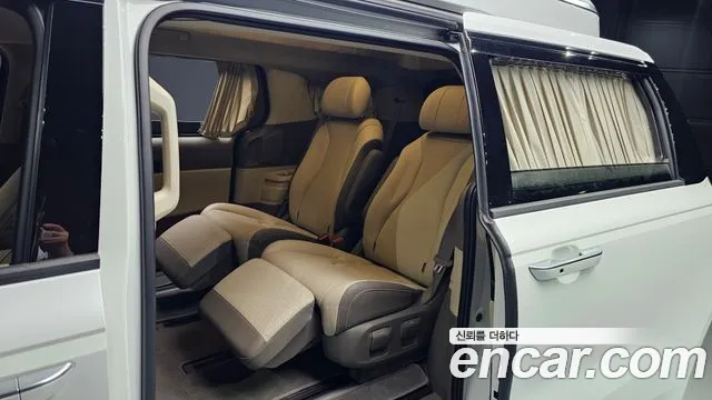 Kia Canival — Фото автомобиля 15