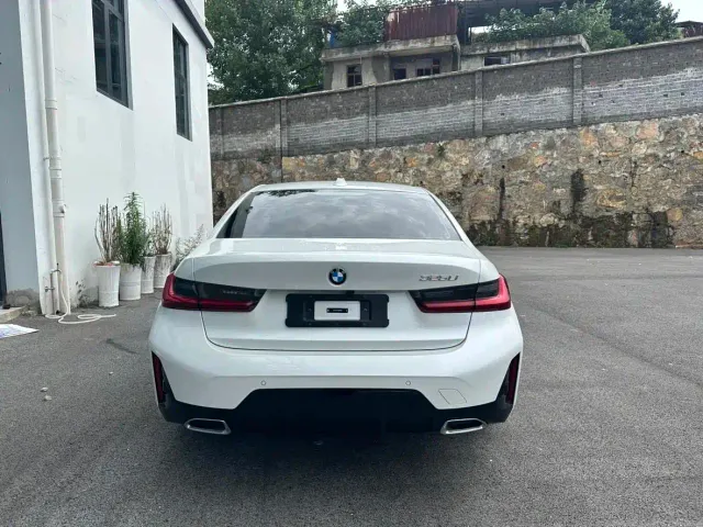 BMW 3 Series — Фото автомобиля 9