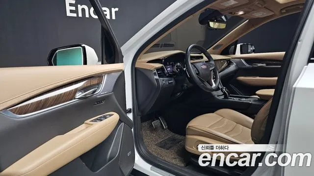 Cadillac XT6 — Фото автомобиля 10