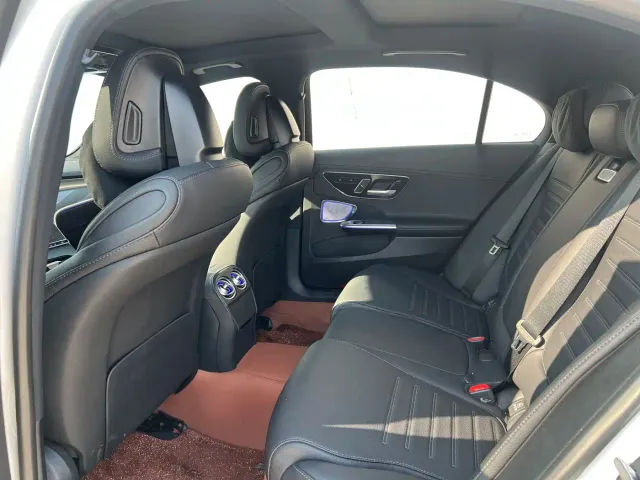 Mercedes-Benz C-Class — Фото автомобиля 12