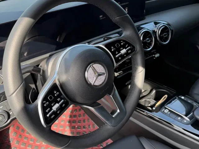Mercedes-Benz A-Class — Фото автомобиля 9