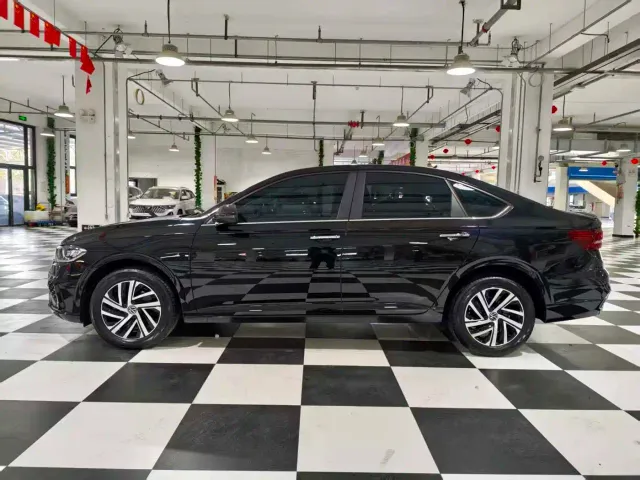 Volkswagen Lavida — Фото автомобиля 9