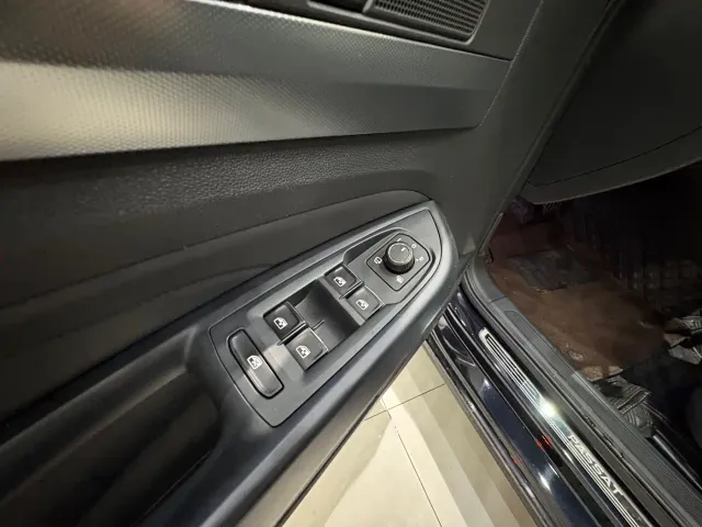 Volkswagen Passat — Фото автомобиля 9