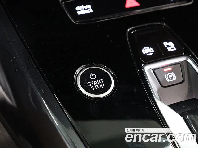 Audi Q4 e-tron — Фото автомобиля 10
