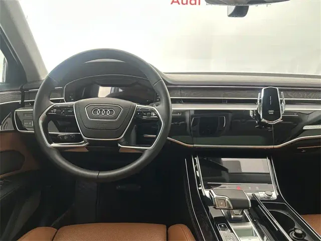 Audi A8 — Фото автомобиля 12
