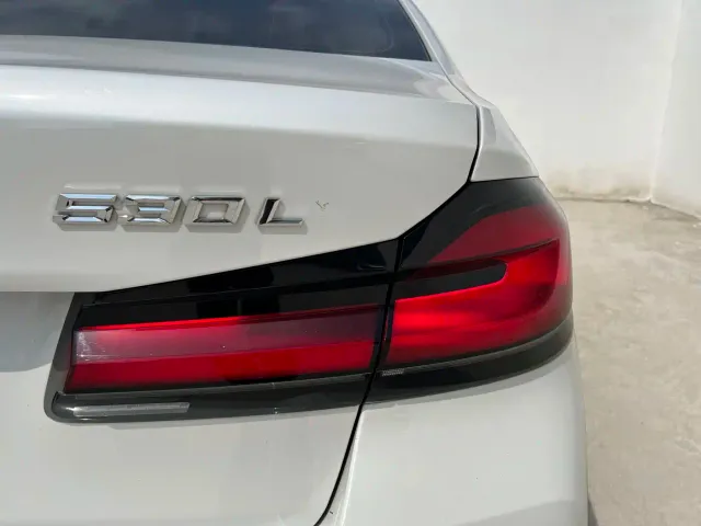 BMW 5 Series — Фото автомобиля 16