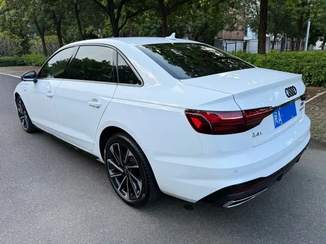 Audi A4L — Фото автомобиля 6