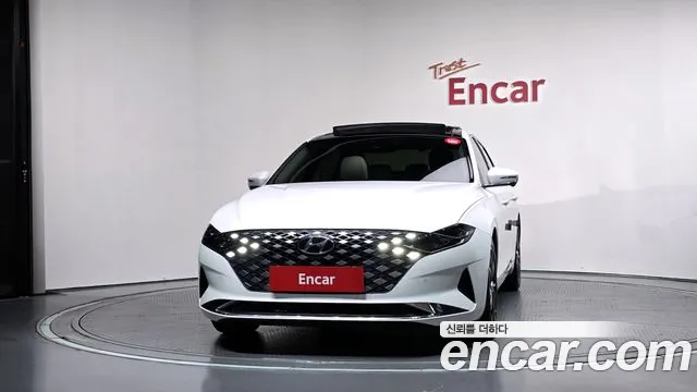 Hyundai Grandeur New — Фото автомобиля 3