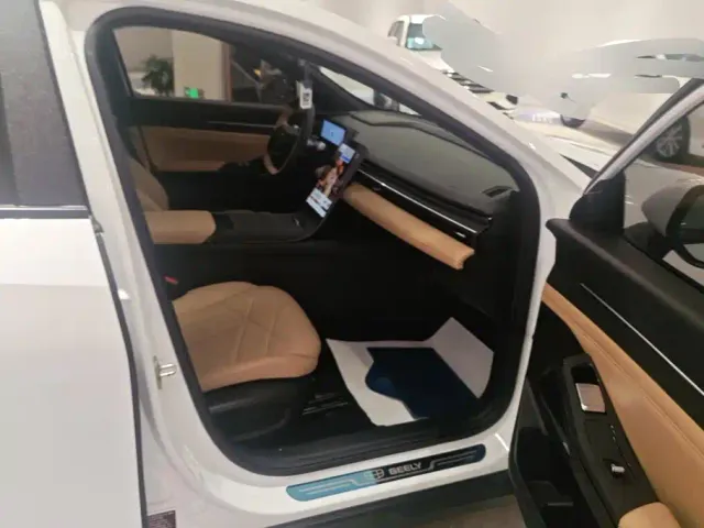 Geely Galaxy L6 — Фото автомобиля 8