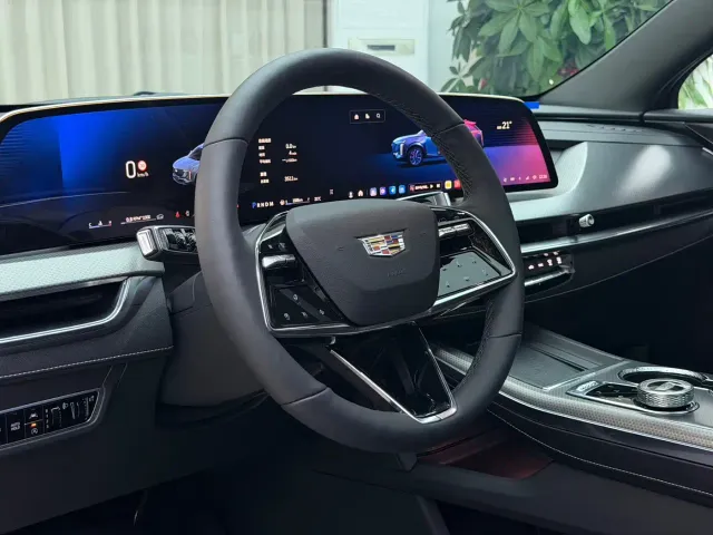 Cadillac XT5 — Фото автомобиля 3
