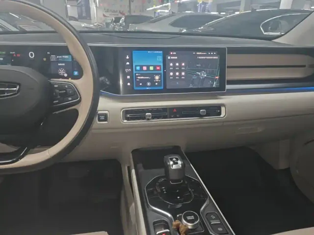 Geely ICON — Фото автомобиля 12