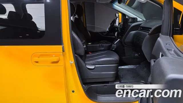 Hyundai Staria Staria L3.5 Школьный автобус — Фото автомобиля 21