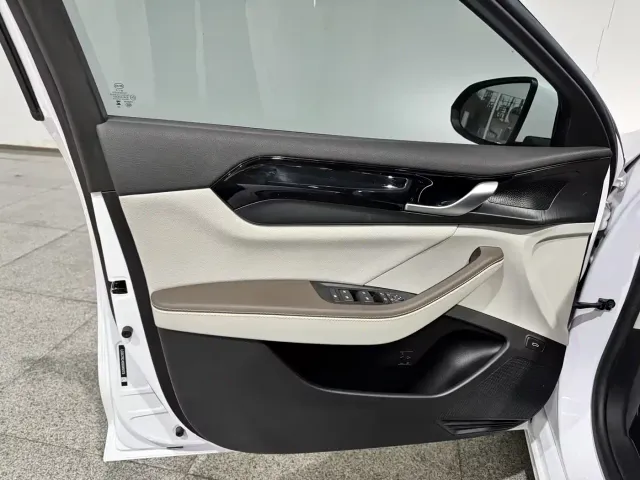 BYD Qin PLUS — Фото автомобиля 10