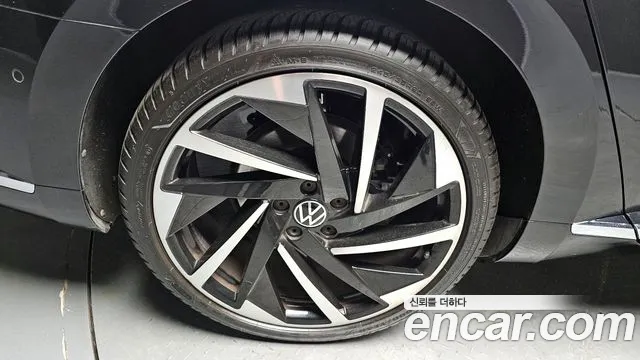 Volkswagen Arteon Arteon 2.0 TDI R-LINE 4Motion — Фото автомобиля 5
