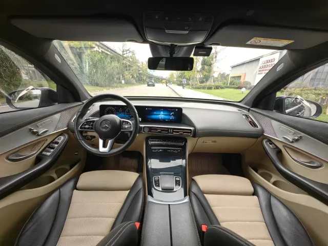 Mercedes-Benz EQC — Фото автомобиля 8