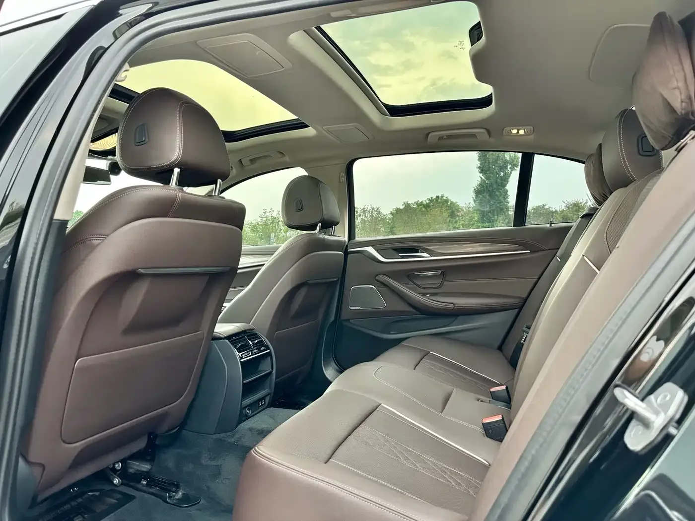 BMW BMW 5 Series 2022 Facelift 530Li Leading Luxury Package — Фото автомобиля 12