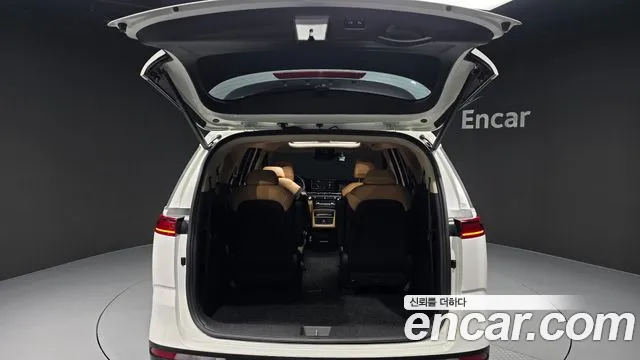 Kia Carnival Generation 4 — Фото автомобиля 25