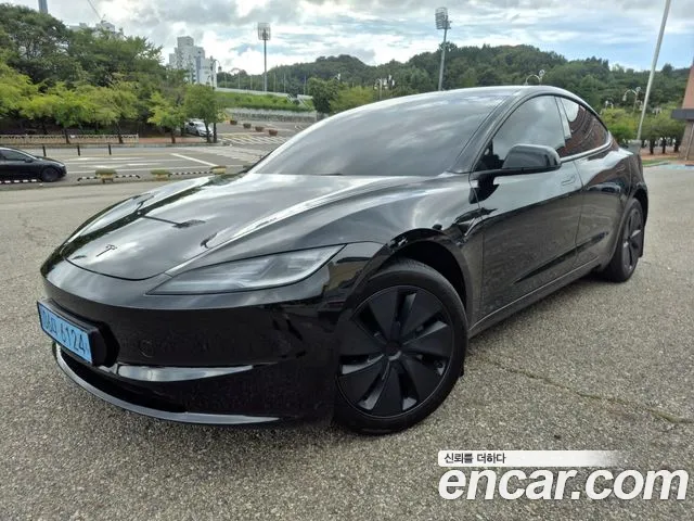 Фотография автомобиля — Tesla Model 3