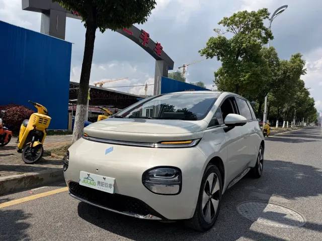 Baojun Cloud — Фото автомобиля 2