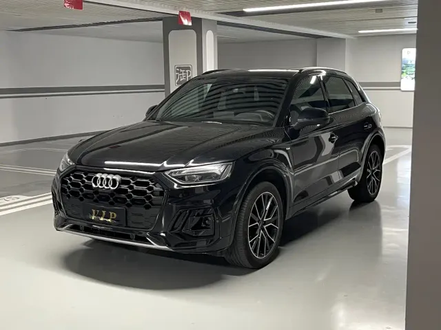 Фотография автомобиля — Audi Q5L