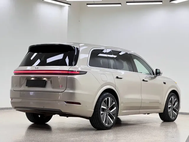 Li Auto L9 — Фото автомобиля 7