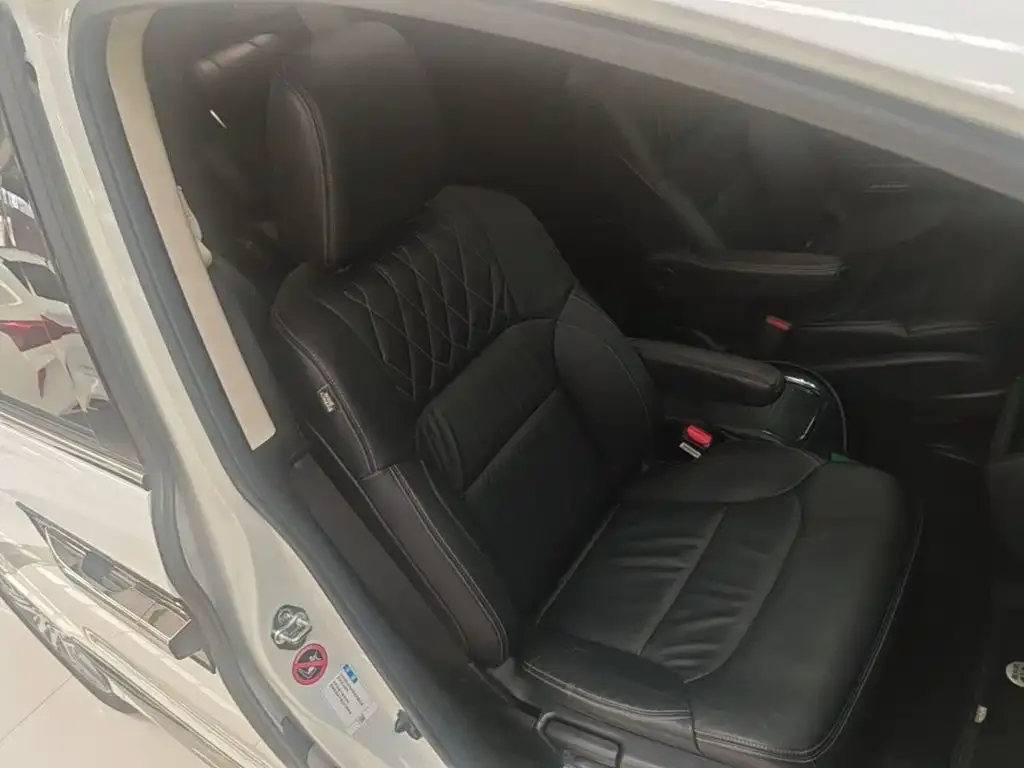 Honda Elysion 2019 2.0L Hybrid Luxury Edition — Фото автомобиля 24