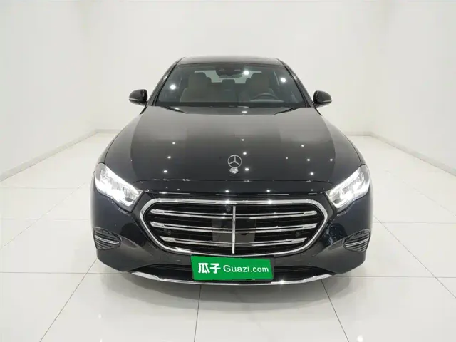 Mercedes-Benz E-Class — Фото автомобиля 2