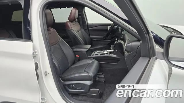 Ford Explorer Explorer 6 поколение 3.0 Platinum 4WD — Фото автомобиля 20