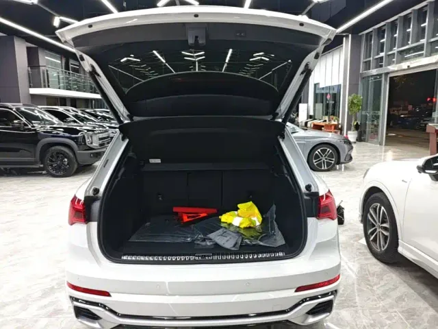 Audi Q3 — Фото автомобиля 14