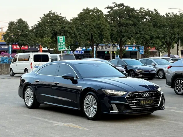 Audi A7L — Фото автомобиля 3