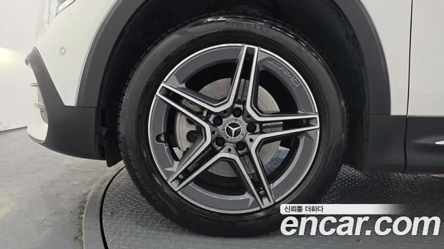 Mercedes-Benz GLB-Class — Фото автомобиля 5
